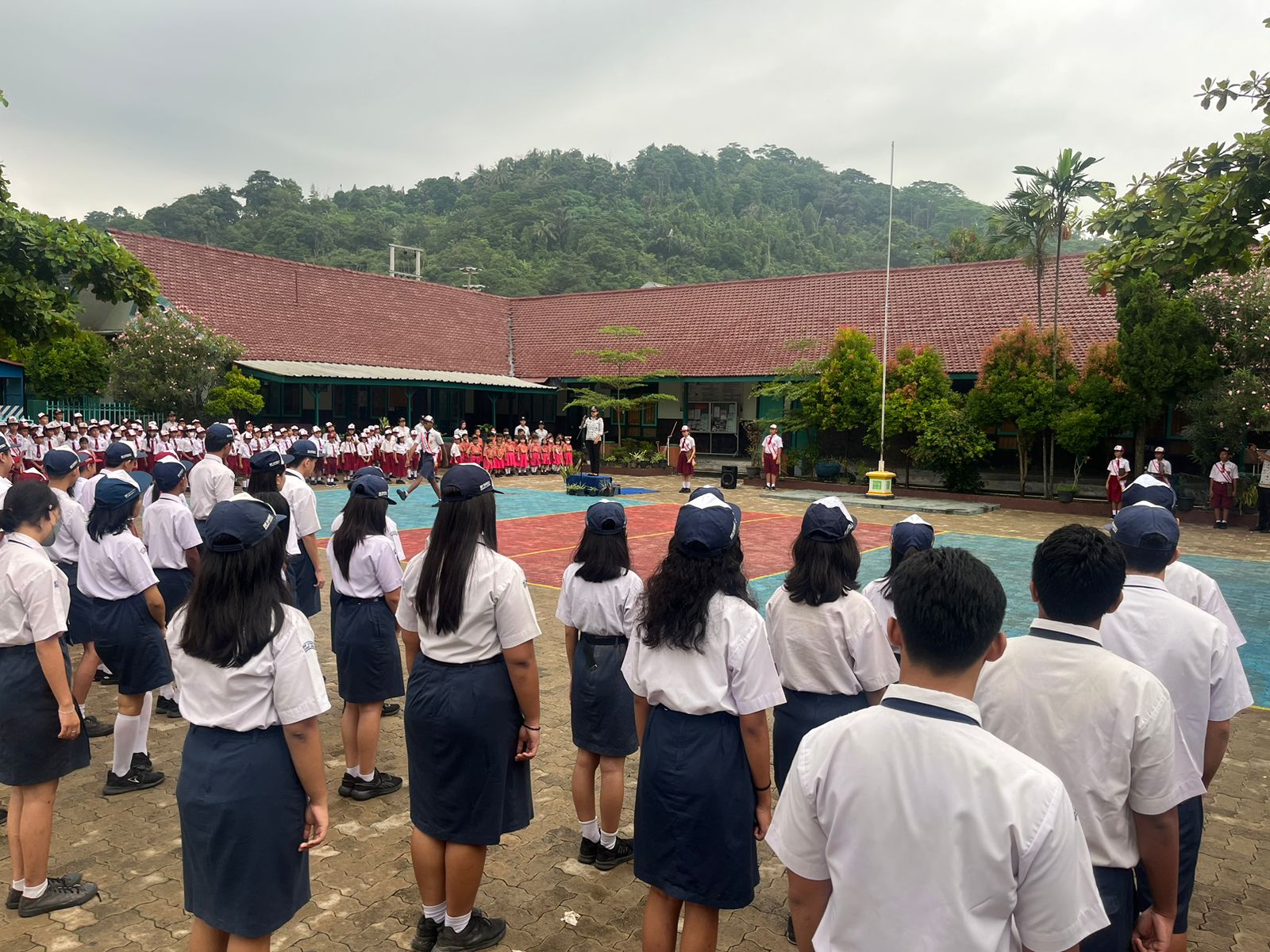 UPACARA PERINGATAN HARI PENDIDIKAN NASIONAL SMP XAVEPAN